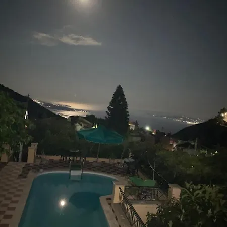 Old Olive House Villa *